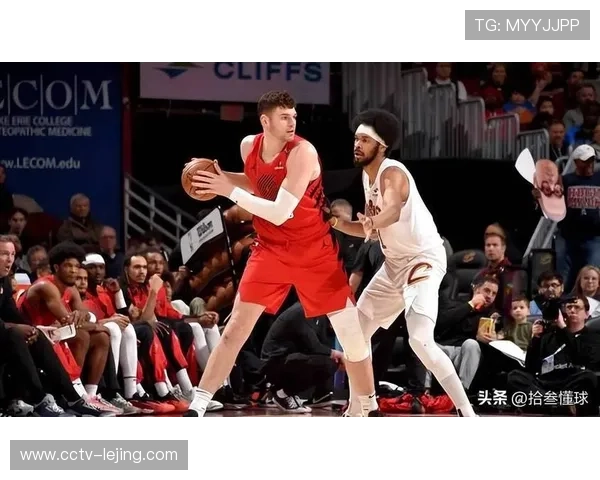 克林根常规赛生涯总得分突破1000分，开拓者新秀稳步成长展现内线潜力